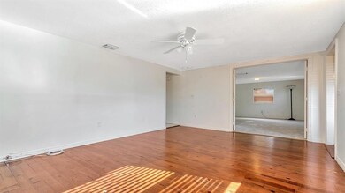 Living area (3)