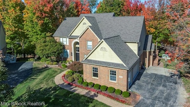 6986 Crosswell Dr, West Bloomfield, MI 48322 - photo 4