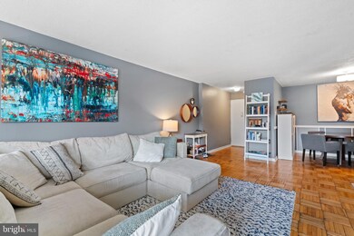 Town Square Towers unit 215, Washington, DC 20024 - photo 7