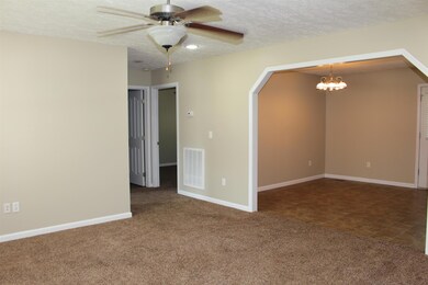 213 Forrestwood Dr, Manchester, TN 37355 - photo 3