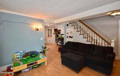 11 Pearl St, Adams, MA 01220 - photo 5