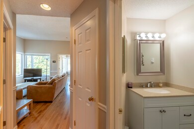 10 School St unit 14, Lincoln, NH 03251 - photo 6