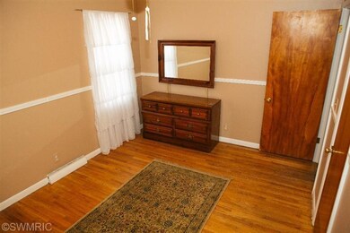 1804 Emerald Ave NE, Grand Rapids, MI 49505 - photo 5