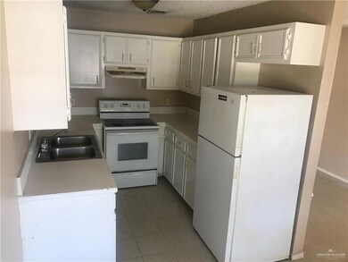 1000 W Caffery Ave unit A4, Pharr, TX 78577 - photo 3