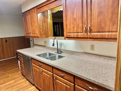 1413 S Lindsay St, Gainesville, TX 76240 - photo 6