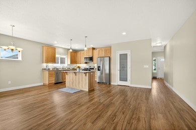 973 SW Blackberry Ln, Grants Pass, OR 97527 - photo 3