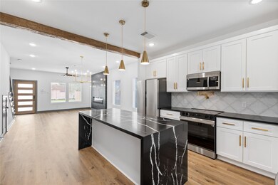 6813 Parkhurst Dr unit B, Houston, TX 77028 - photo 5