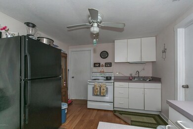 004_Kitchen