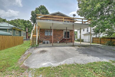 424 Maple-6