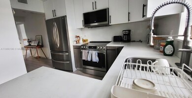 1605 Meridian Ave unit 401, Miami Beach, FL 33139 - photo 2