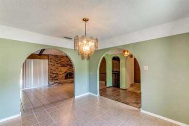 4001 Aragon Dr, Fort Worth, TX 76133 - photo 6