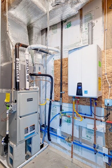 336 Brooks St, Worcester, MA 01606 - photo 2