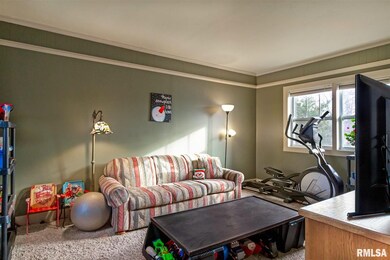 1016 E Locust St, Davenport, IA 52803 - photo 6