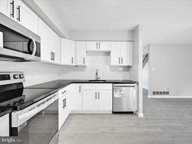 27 Eisenhower Cir, Whitehall, PA 18052 - photo 6