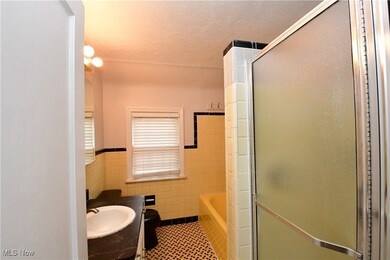 3680 Berkeley Rd, Cleveland, OH 44118 - photo 7