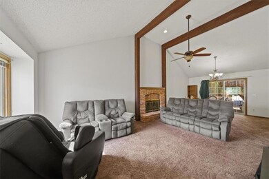 9925 Edelweiss Cir, Shawnee, KS 66203 - photo 4