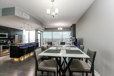 011-Dining_Room-2286116-medium