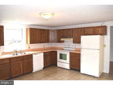 414 Store Rd unit . B, Harleysville, PA 19438 - photo 4