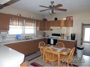 Country Kitchen