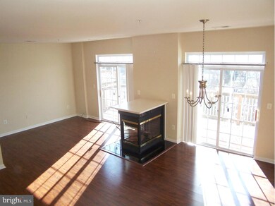 13905 Hollow Wind Way unit 9, Woodbridge, VA 22191 - photo 2