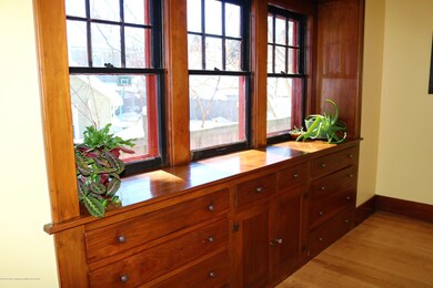 Dining Built-In Buffett