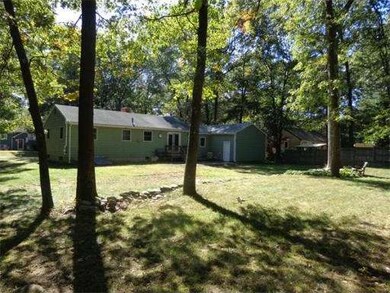 33 Laurel Ln, Bellingham, MA 02019 - photo 2