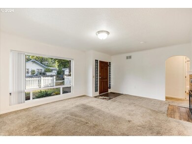 502 E 5th St, Newberg, OR 97132 - photo 7