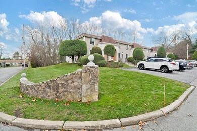 8 Marigold Cir, North Providence, RI 02904 - photo 3