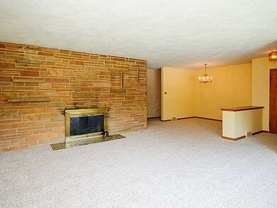 256 N Maison Ct, Elmhurst, IL 60126 - photo 3