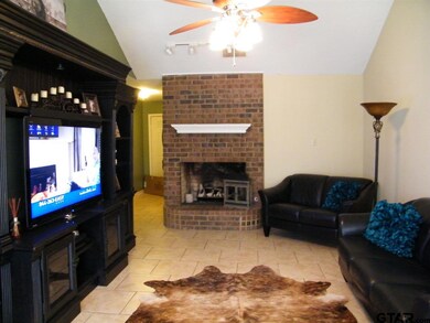 963 Creekside Dr, Tyler, TX 75703 - photo 2