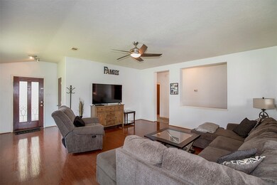 2807 Waterside Trail, Pearland, TX 77584 - photo 7