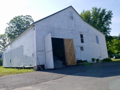 64 W Pomeroy Ln, Amherst, MA 01002 - photo 3