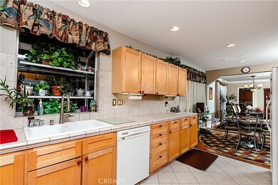 22322 Macfarlane Dr, Woodland Hills, CA 91364 - photo 4