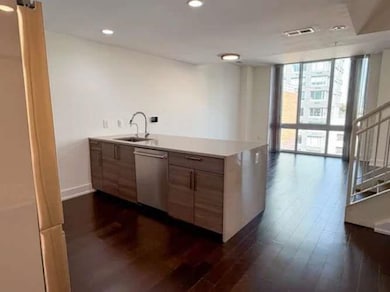 Gull's Cove unit PH 8150, Jersey City, NJ 07302 - photo 4