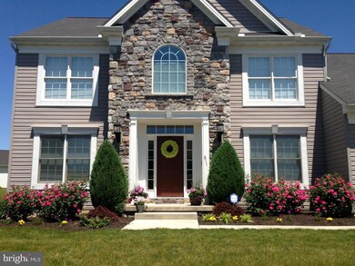 611 Rose Petal Ln, Mount Joy, PA 17552 - photo 2