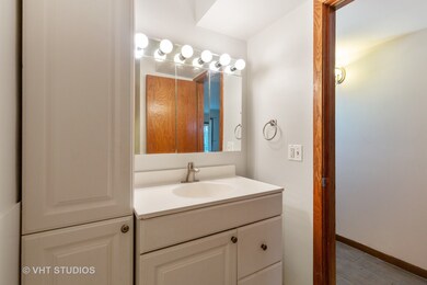 3N550 Crown Rd unit 12, Elmhurst, IL 60126 - photo 3