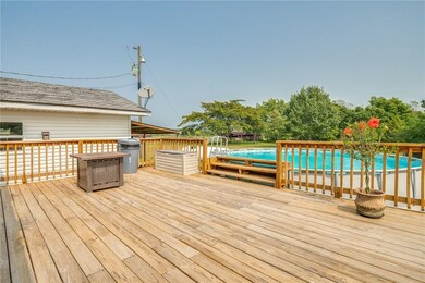 Above ground pool with deck entrance