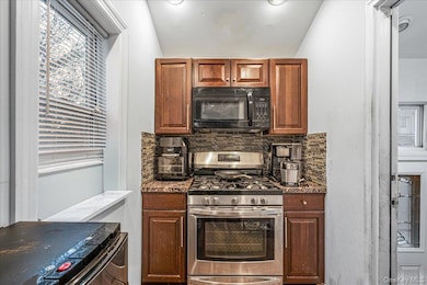 99-46 163rd Dr, Jamaica, NY 11414 - photo 6