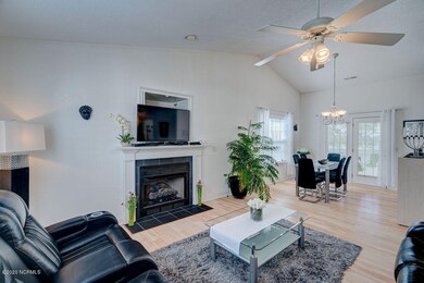 706 Hillside Dr, Wilmington, NC 28412 - photo 7