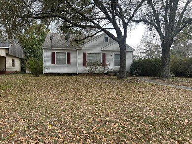 527 West Ave N, McComb, MS 39648 - photo 2