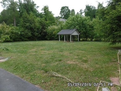 highland back yard 5-9-16