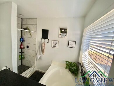 1612 Emily Ln, Kilgore, TX 75662 - photo 5