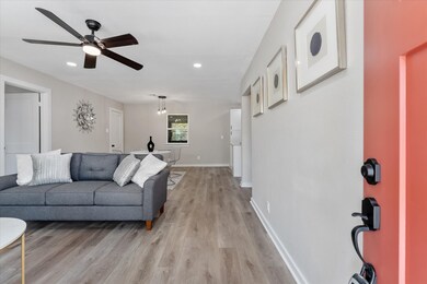 5123 Dewberry St, Houston, TX 77021 - photo 4