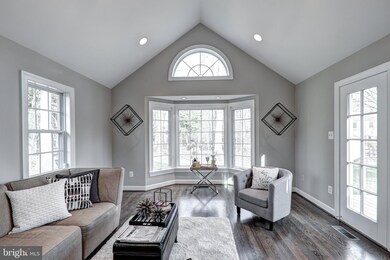 8924 Braeburn Dr, Annandale, VA 22003 - photo 4