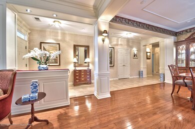 109 MINUTEMAN Foyer10