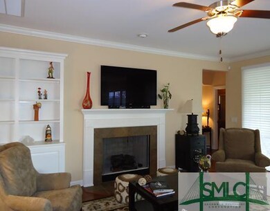 Den/Family/Great Room. Soaring smooth ceilings in 