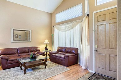 2080 W Shannon St-5