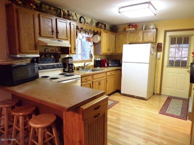 426 Parkwood Dr, Lake Ariel, PA 18436 - photo 6