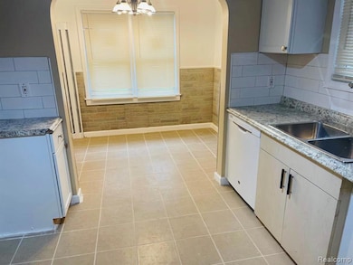 7393 Vaughan St, Detroit, MI 48228 - photo 3