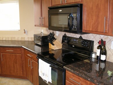 Kitchen w/ granite counters